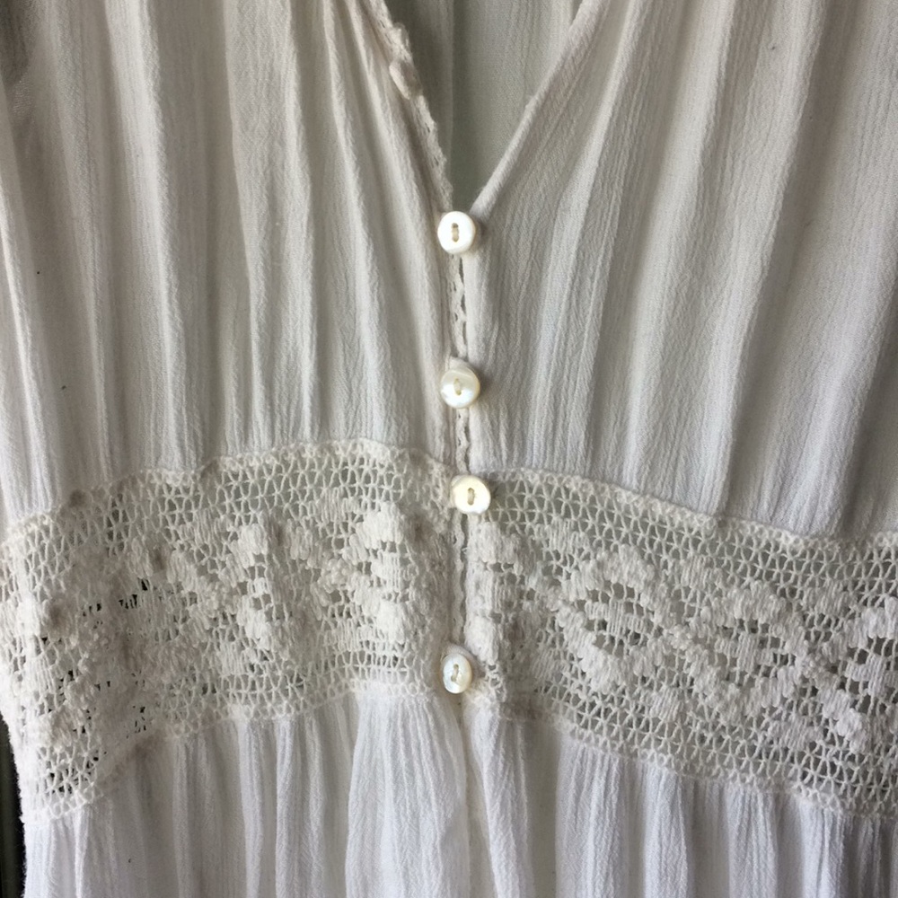 ❌SOLD❌ lace open front maxi dress - Picture 6 of 8
